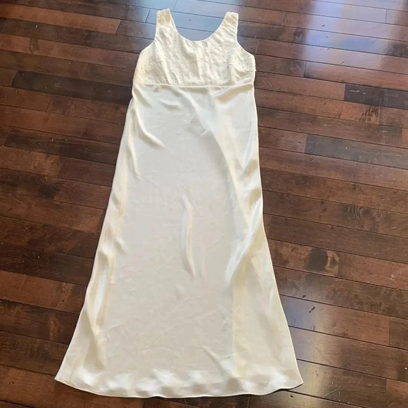 Victoria’s Secret nightgown, cream. Pearl embellished. Size large - Picture 4 of 11